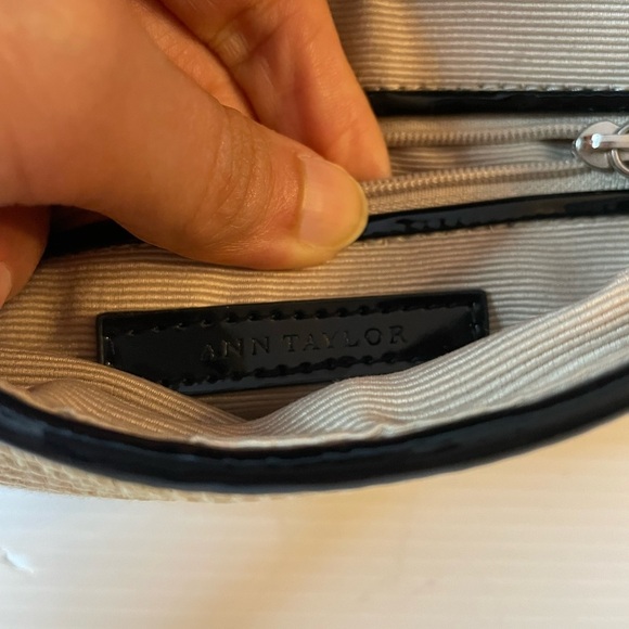 Ann Taylor Summer Wicker Buckle Patent Leather Clutch Wristlet - Picture 5 of 7